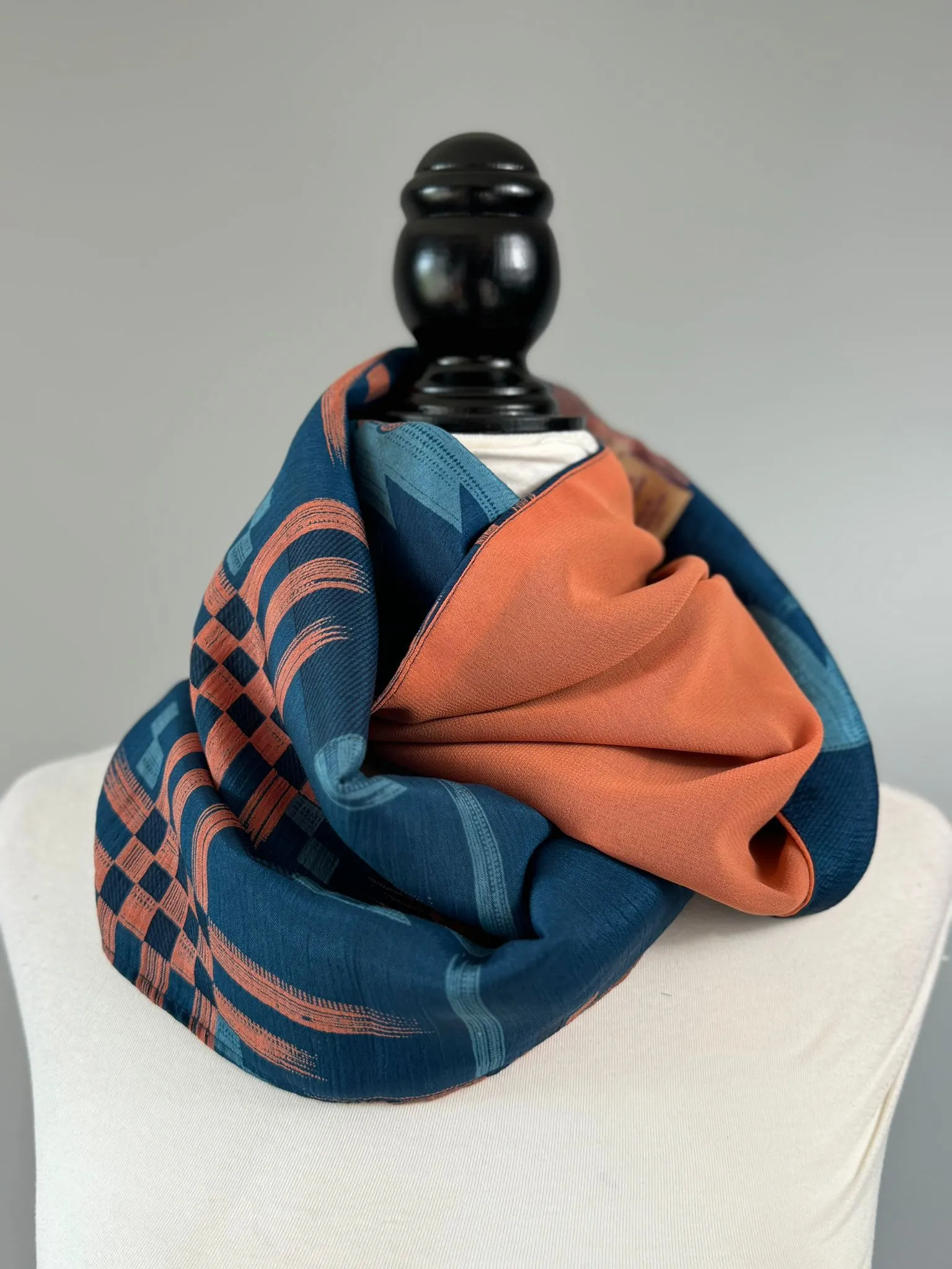 40 inch Reversible Infinity Scarf D13