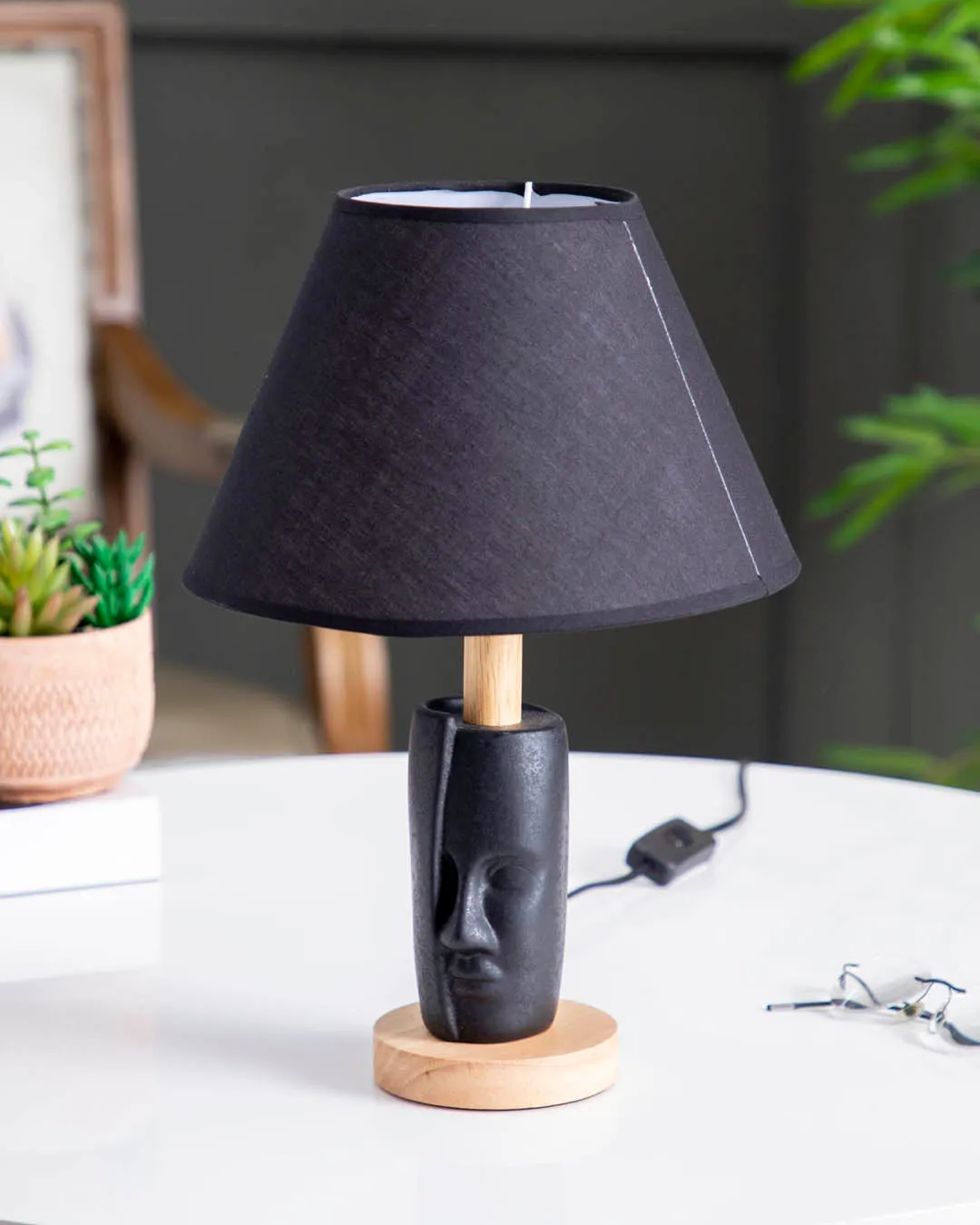 Artistic Expression Table Lamp - Black