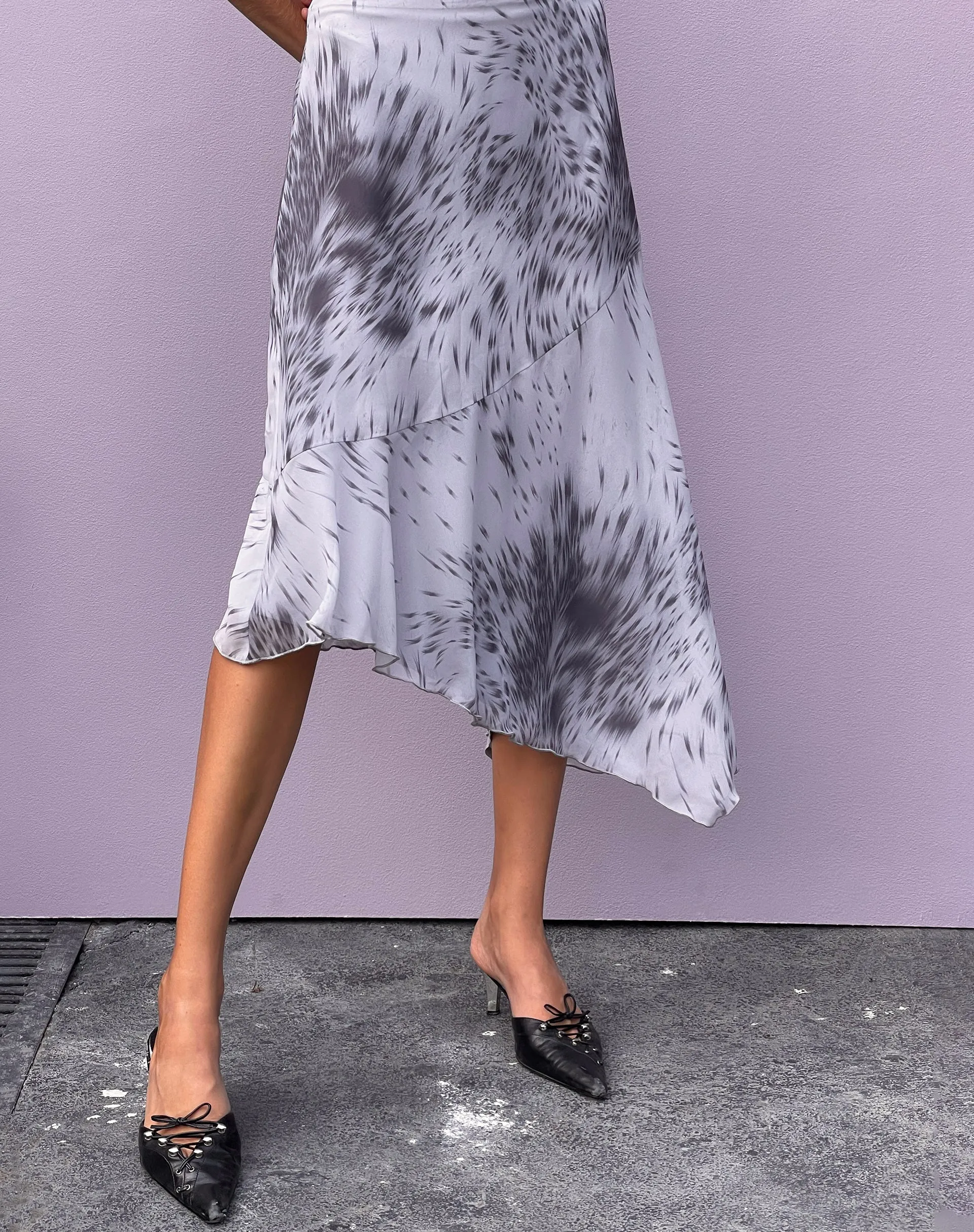 Cinta Low Rise Midi Skirt in Distorted Animal Print