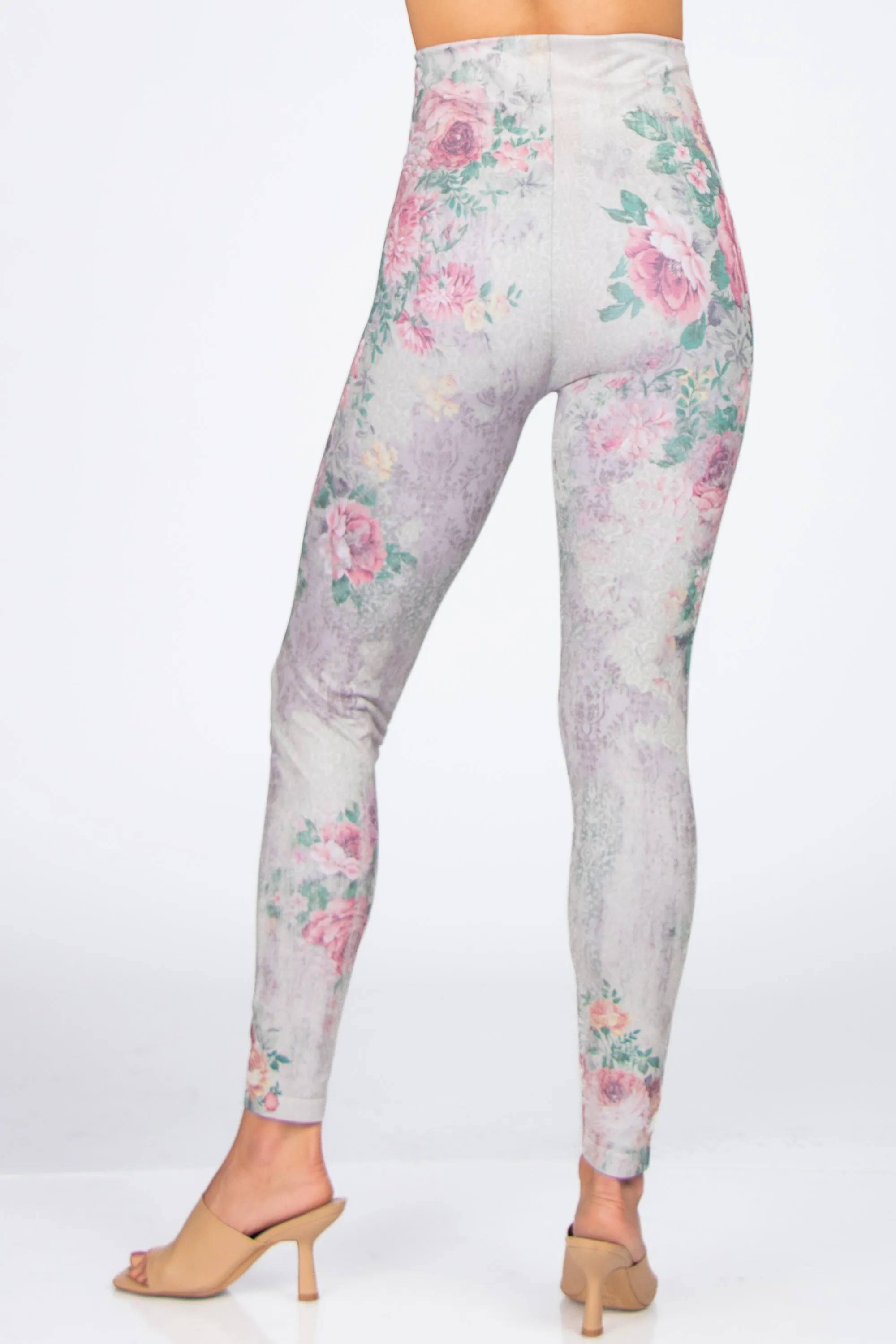 Flirting Parchment Printed Leggings