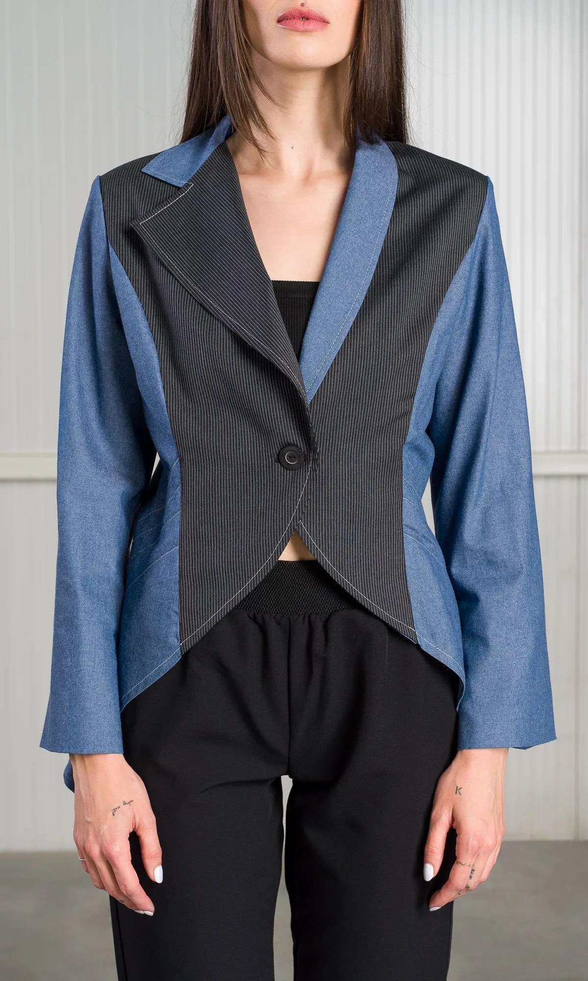 Single Buttoned Short Blazer